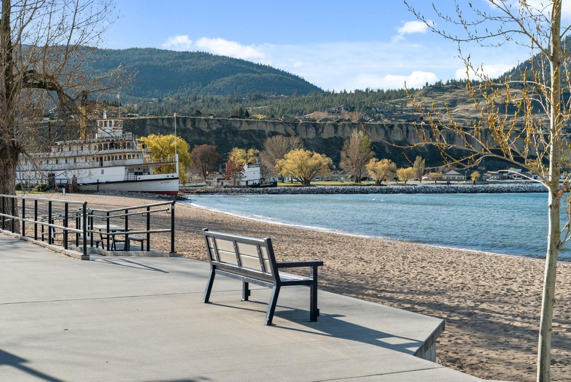 Okanagan Lakefront Resort Penticton Exterior foto
